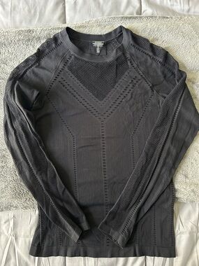 Athleta Black Seamless Long-Sleeve Performance Top